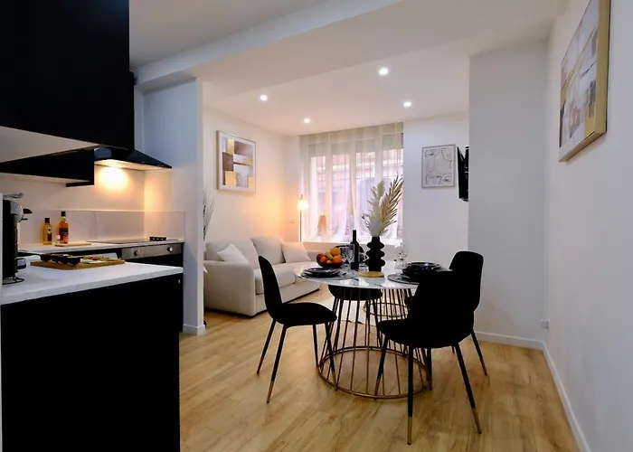 Centre - Le De La Cigogne Apartment *