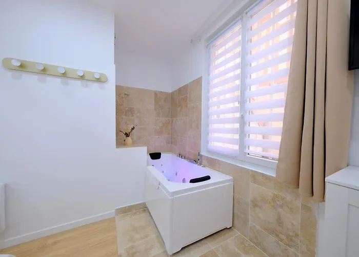 Apartment Centre - Le De La Cigogne